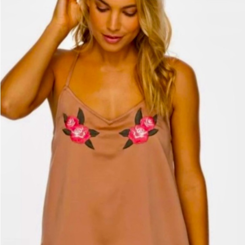 Beautiful ROXY embroidered rose top - such desert vibes - so boho